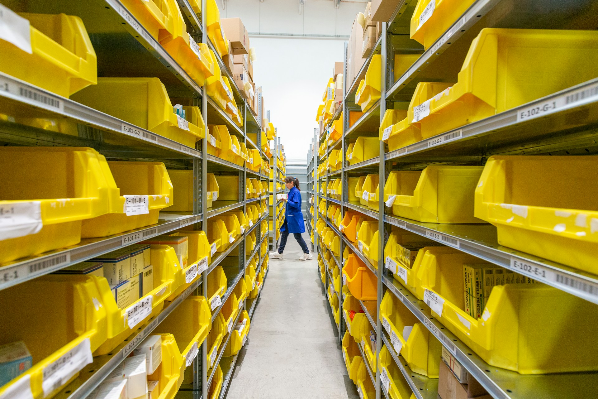 Signals Your Distribution Center Needs Warehouse Cleaning Services