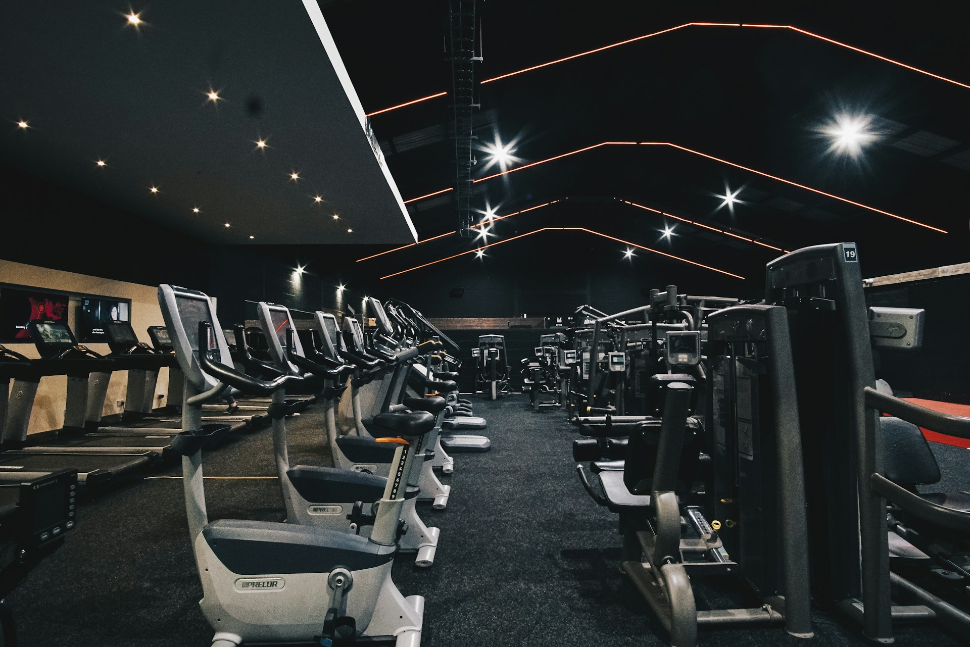 Question-Based Cleaning Checks for Reliable Gym Service Teams