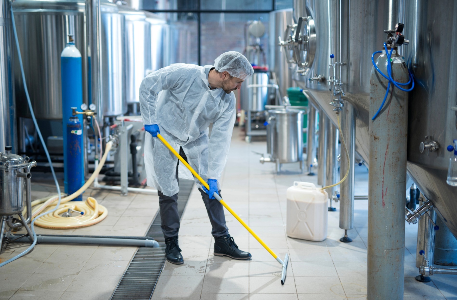 Types of Industrial Janitorial Services That Ease Seasonal Shifts