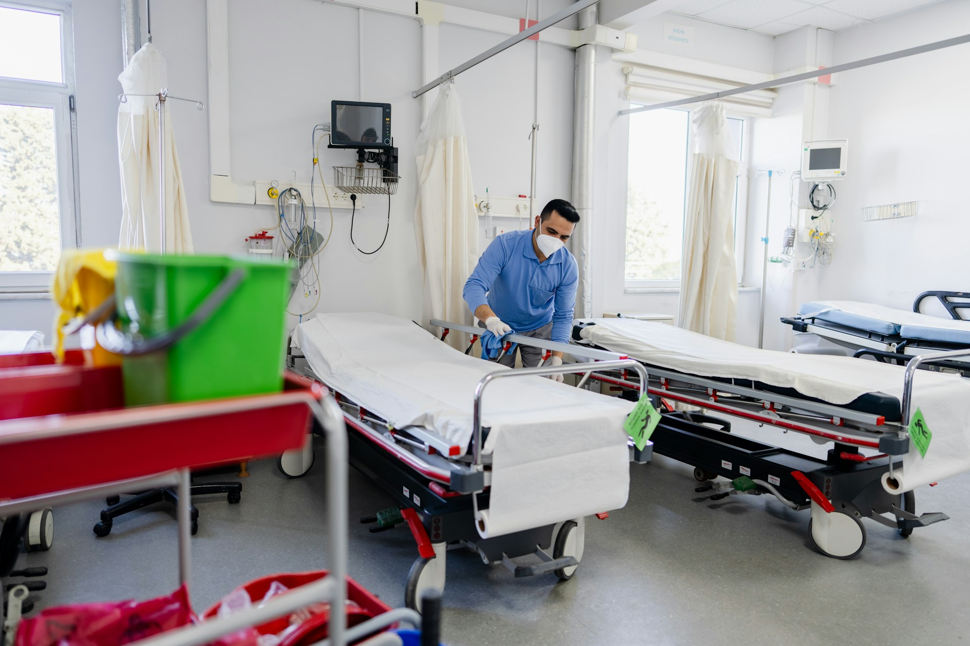 How Healthcare Cleaning Companies Shift Gears in Spring